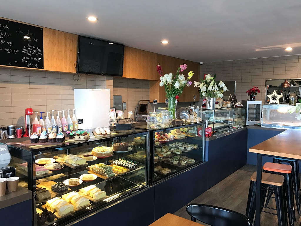 Café Bear & Scoobs | cafe | 1/18 Thompson Rd, North Geelong VIC 3215, Australia | 0408290298 OR +61 408 290 298