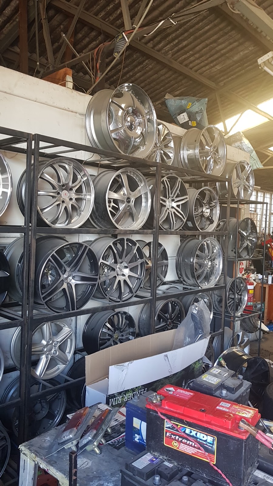 Black Tyres Australia | 60-61 Railway St, Old Guildford NSW 2161, Australia | Phone: (02) 9681 4422