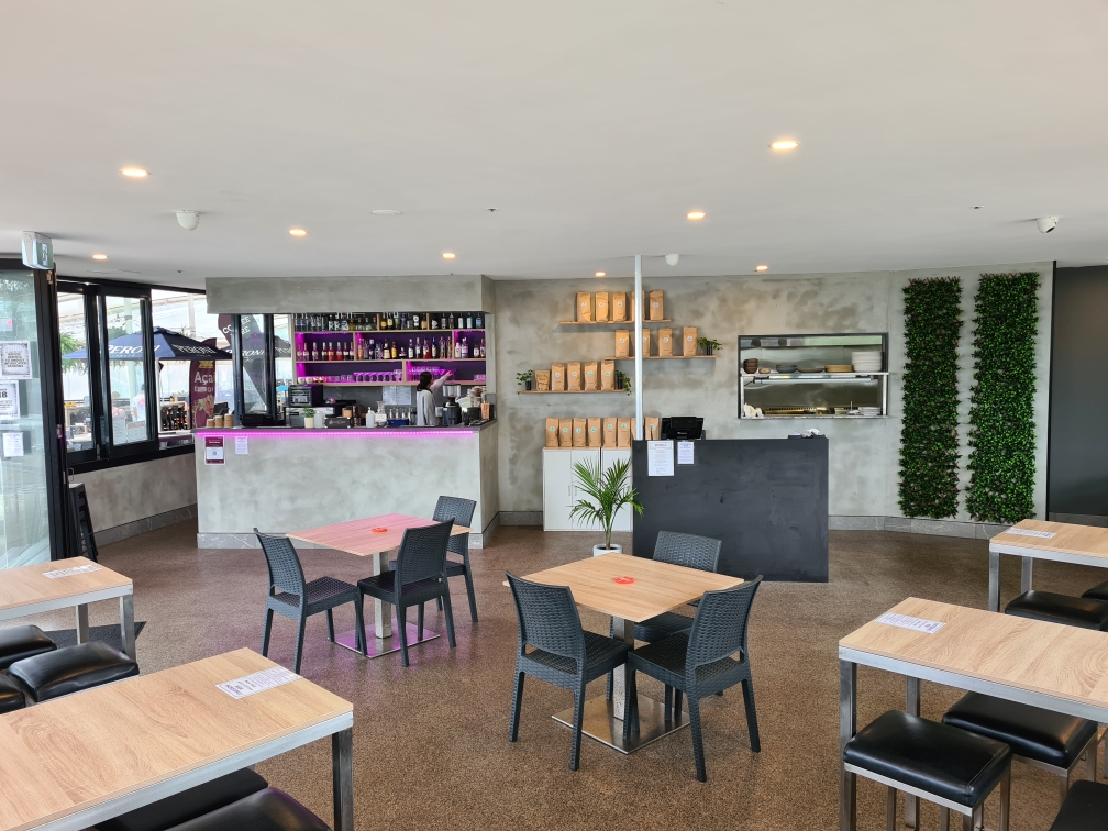Confessions Bar and Eatery | restaurant | 1/121 Mooloolaba Espl, Mooloolaba QLD 4557, Australia | 0753489300 OR +61 7 5348 9300