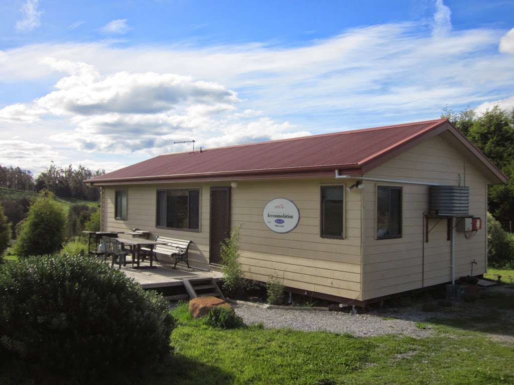 Cherry Top Accommodation | 81 Lalla Rd, Lilydale TAS 7268, Australia | Phone: (03) 6395 1167