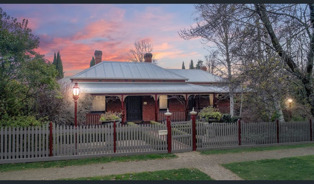 Finches of Beechworth | lodging | 3 Finch St, Beechworth VIC 3747, Australia | 0357282655 OR +61 3 5728 2655