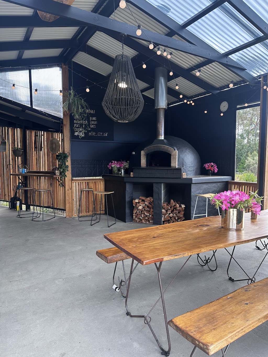 The Izzy Bar | 3349 Bruny Island Main Rd, South Bruny TAS 7150, Australia | Phone: 0400 189 423