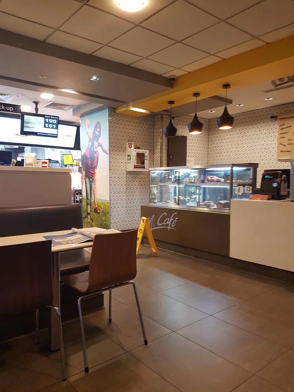 McDonalds Endeavour Hills | Endeavour Hills Shopping Centre Matthew Flinders Road, cnr Heatherton Rd, Endeavour Hills VIC 3802, Australia | Phone: (03) 9708 0211