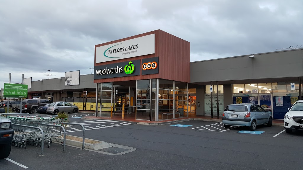 Woolworths Taylor Lakes | Sunshine Ave & Melton-Keilor Road, Taylors Lakes VIC 3038, Australia | Phone: (03) 8361 4716