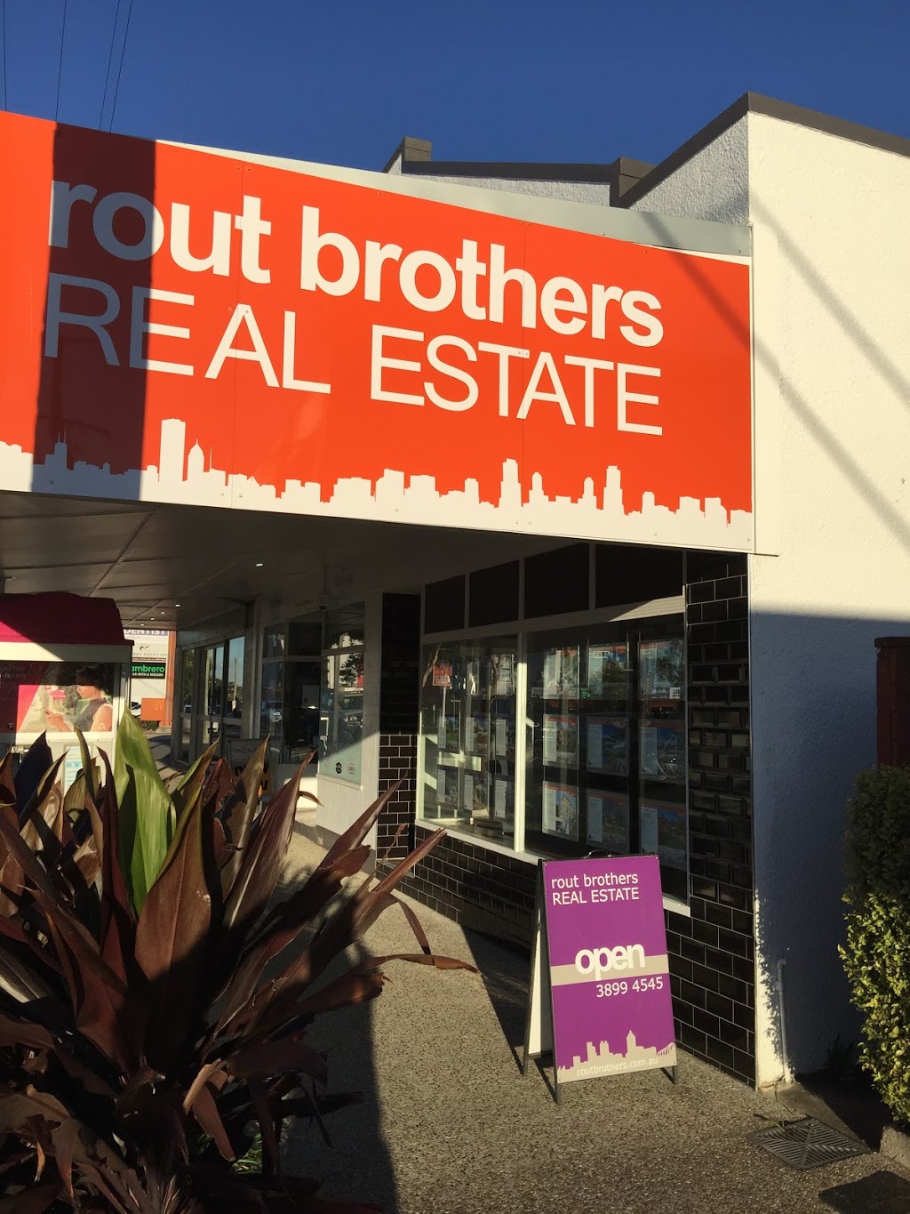 Rout Brothers | real estate agency | 947 Wynnum Rd, Cannon Hill QLD 4170, Australia | 0738994545 OR +61 7 3899 4545