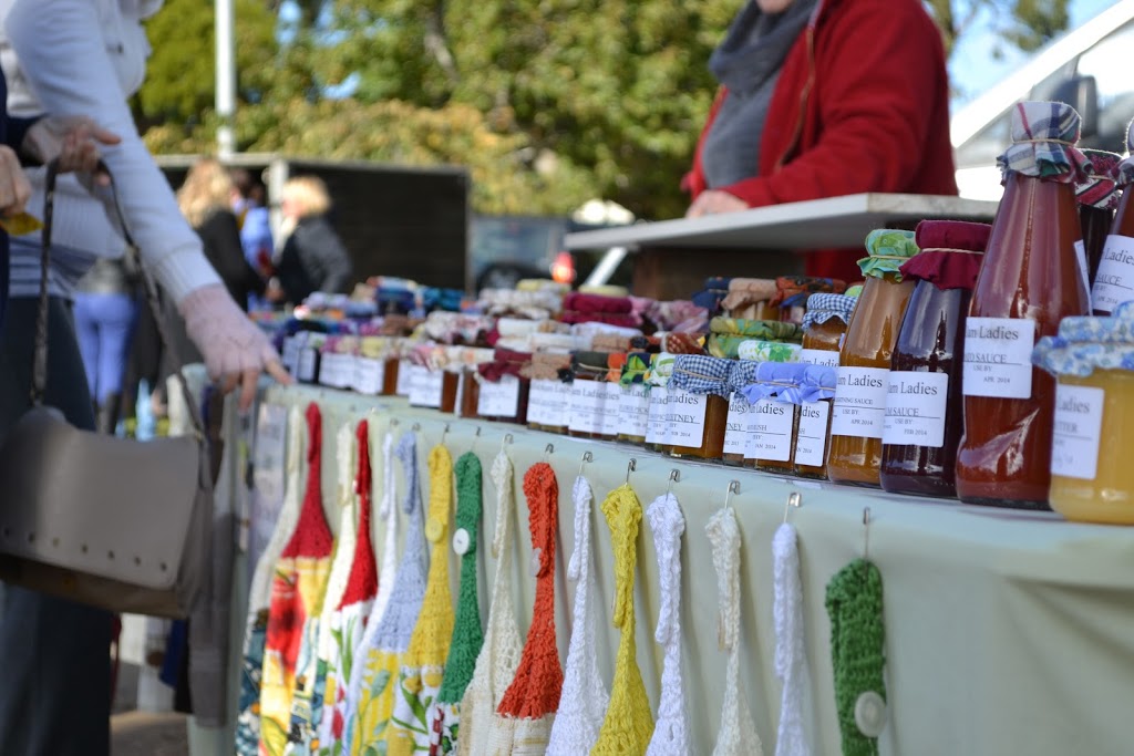 Red Hill Community Market - First Saturday of the Month | tourist attraction | 266 Arthurs Seat Rd, Red Hill VIC 3937, Australia | 0359763266 OR +61 3 5976 3266