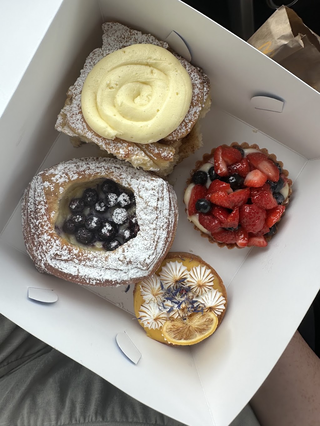 Darvella Patisserie | Shop 1/37 Oxford St, Bulimba QLD 4171, Australia | Phone: (07) 3902 0360