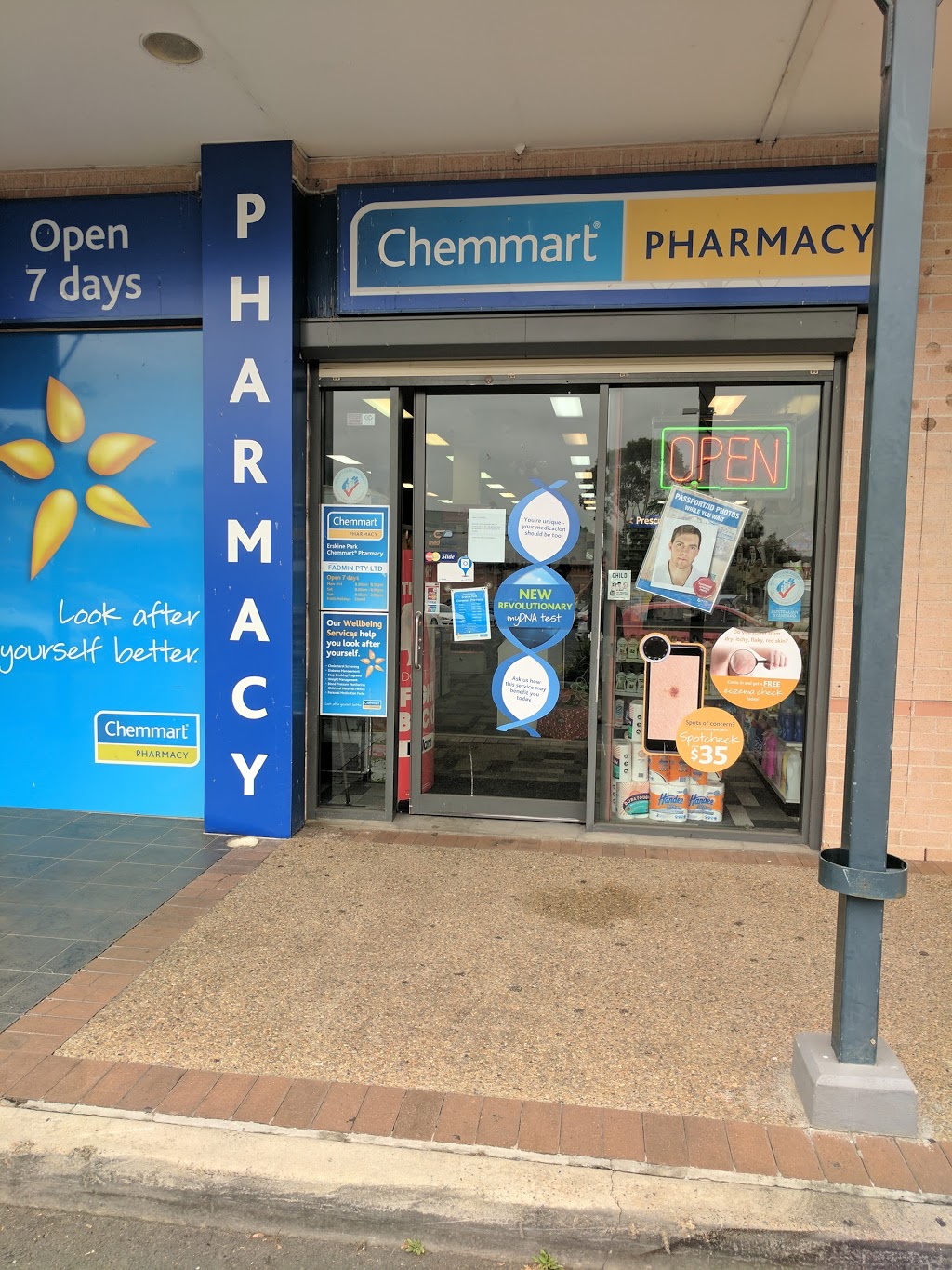 TerryWhite Chemmart Erskine Park | pharmacy | Corner Swallow and, Peppertree Dr, Erskine Park NSW 2759, Australia | 0298344151 OR +61 2 9834 4151