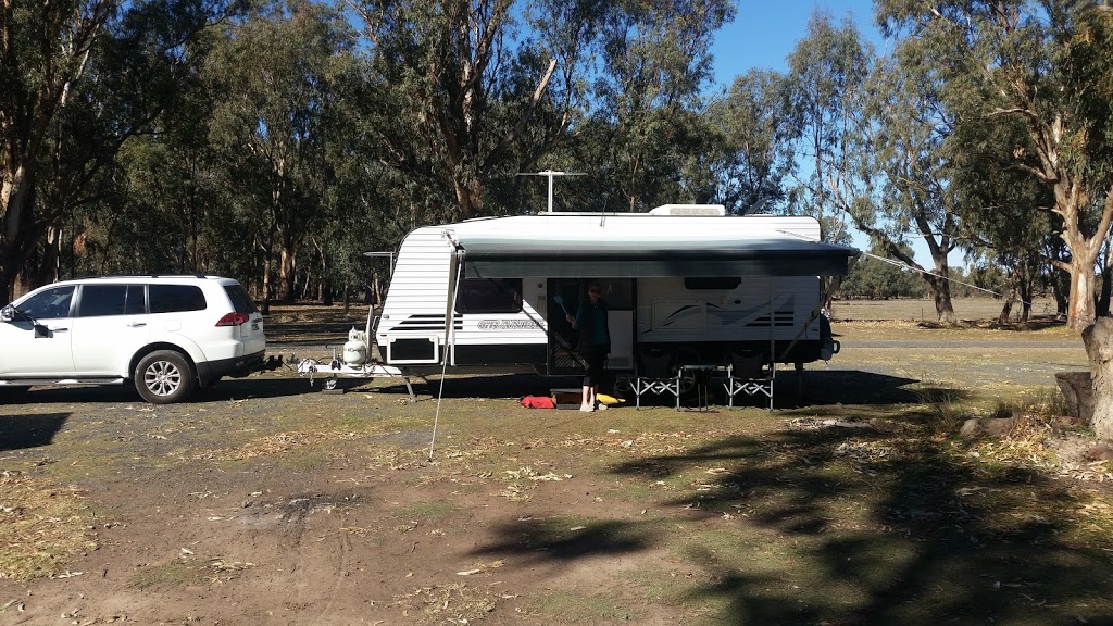 Gumbend Lake Facilities | rv park | Condobolin NSW 2877, Australia