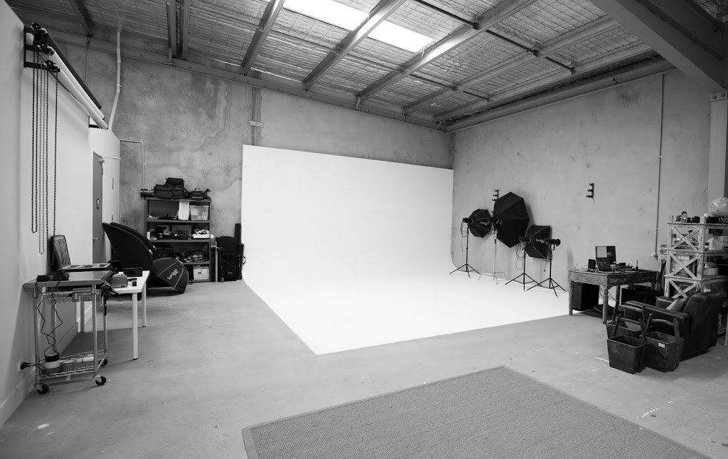 Geelong Portrait Studio | 16 Leather St, Breakwater VIC 3219, Australia | Phone: 0432 317 093