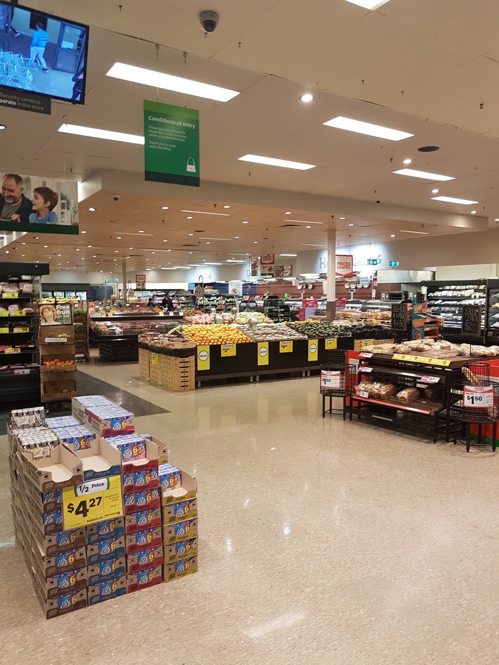 Woolworths Unanderra | supermarket | 4-8 Tannery St, Unanderra NSW 2526, Australia | 0242766024 OR +61 2 4276 6024