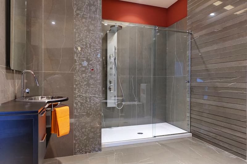 Amazing Bathroom Renovations | 30 Kibo Rd, Regents Park NSW 2143, Australia | Phone: 1300 454 732