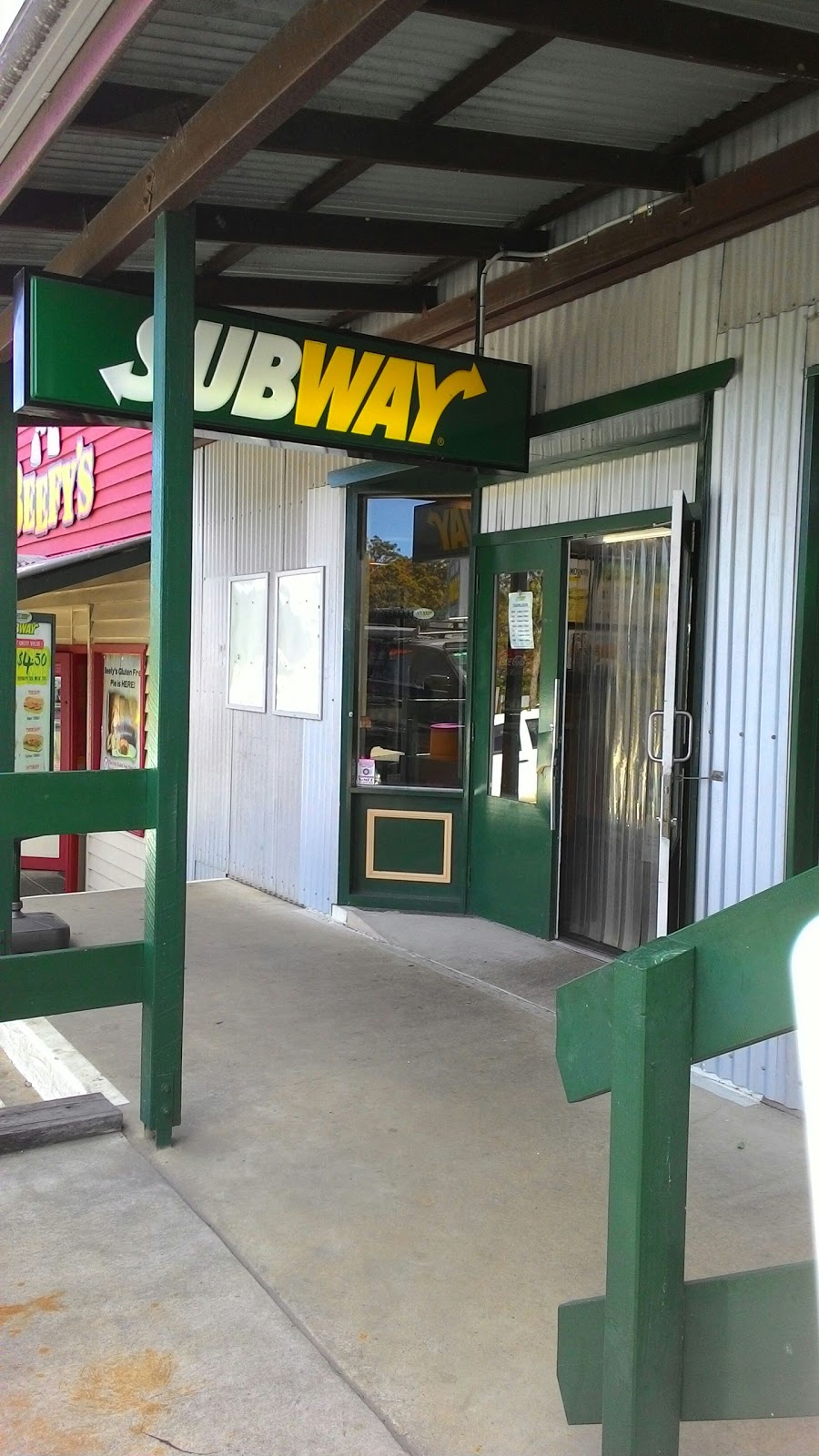Subway Palmview (Aussie World Complex) | restaurant | shop 6a/73 Frizzo Rd, Palmview QLD 4553, Australia | 0754945451 OR +61 7 5494 5451