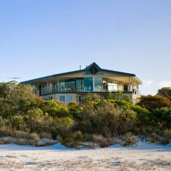 Island Beach Lodge | lodging | Lot 301 Borda Rd, Island Beach SA 5221, Australia | 0883313059 OR +61 8 8331 3059