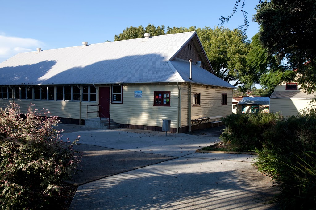 Edgeware School | school | Burnett St and, Tennent Parade, Hurlstone Park NSW 2193, Australia | 0295547044 OR +61 2 9554 7044