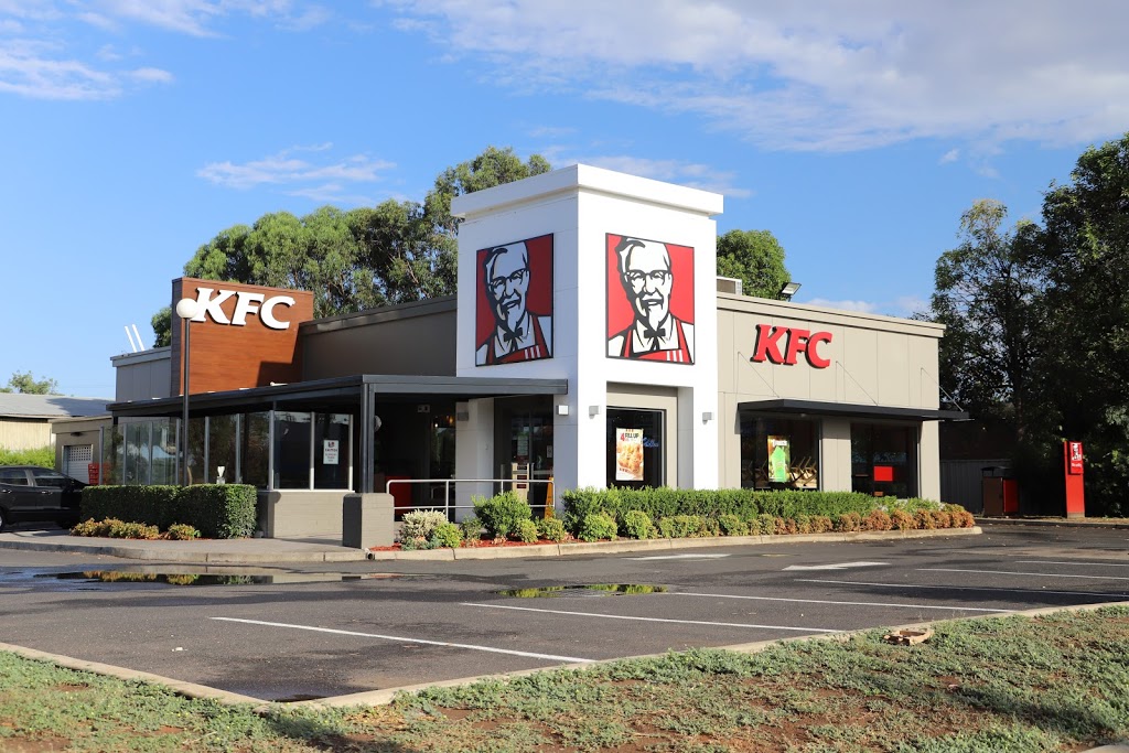 KFC Parkes | meal takeaway | 2 Bogan Street &, Hartigan Ave, Parkes NSW 2870, Australia | 0268622958 OR +61 2 6862 2958