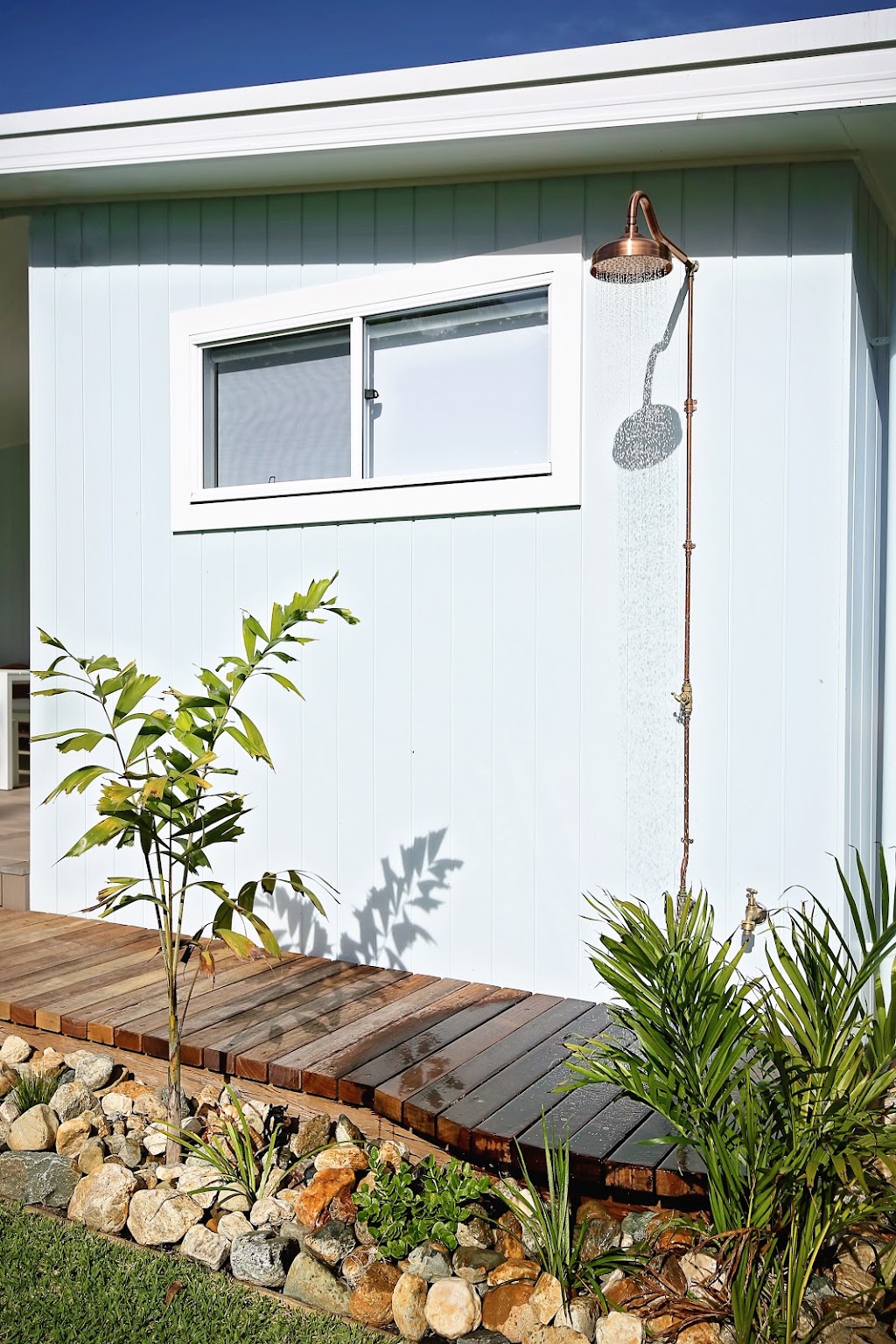 Sylvan Beach House - Bribie Island Holiday Accommodation | 121 Sylvan Beach Esplanade, Bellara QLD 4507, Australia | Phone: 0423 713 654