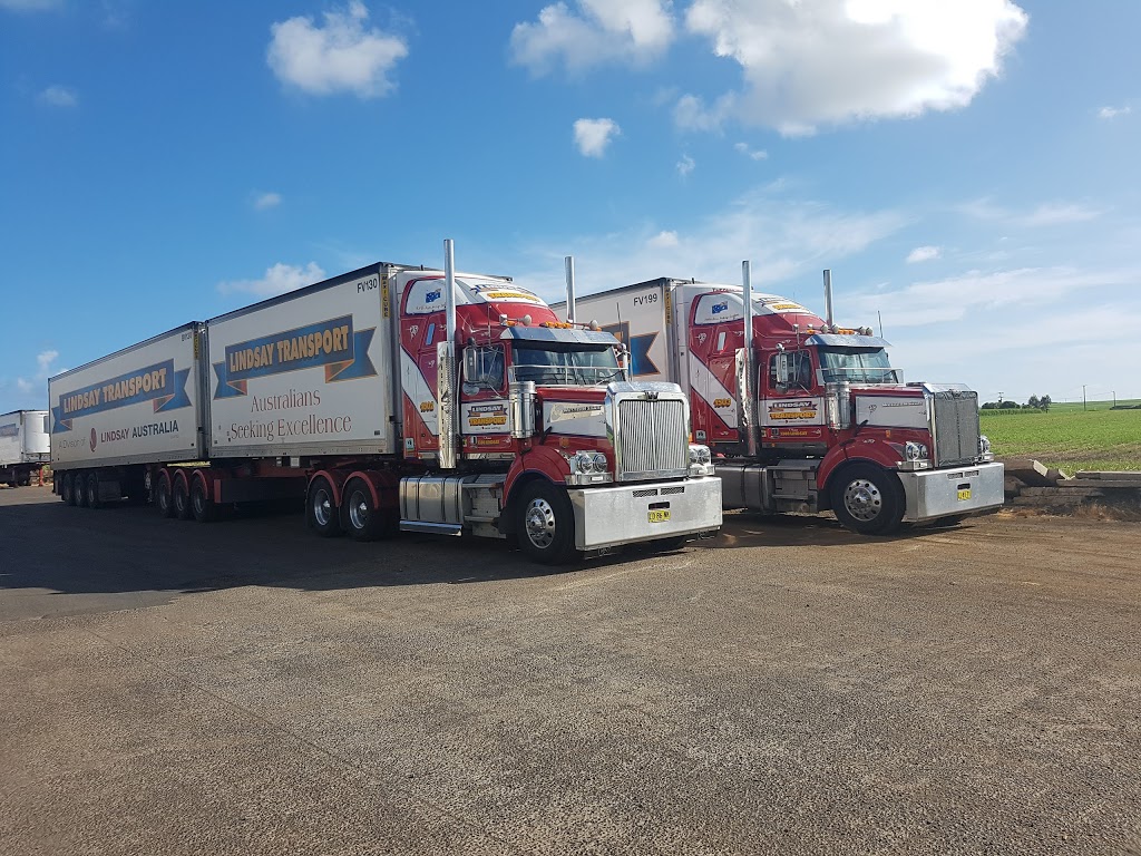 Lindsay Transport |  | 102 Zielke Ave, Rubyanna QLD 4670, Australia | 0741593444 OR +61 7 4159 3444