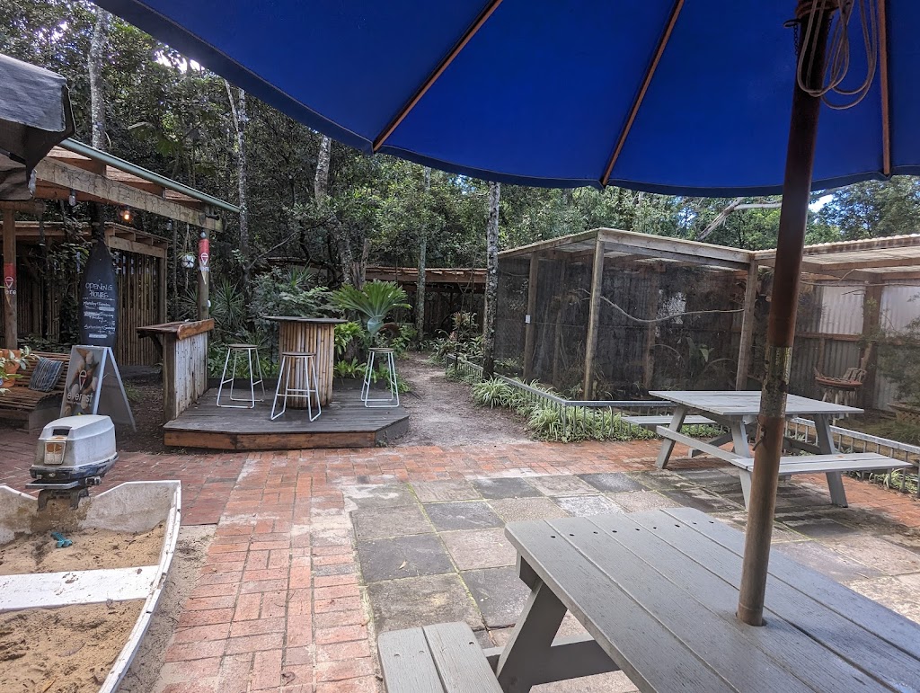 The Waves Cafe | 954 Point Plomer Rd, Crescent Head NSW 2440, Australia | Phone: 0411 133 227