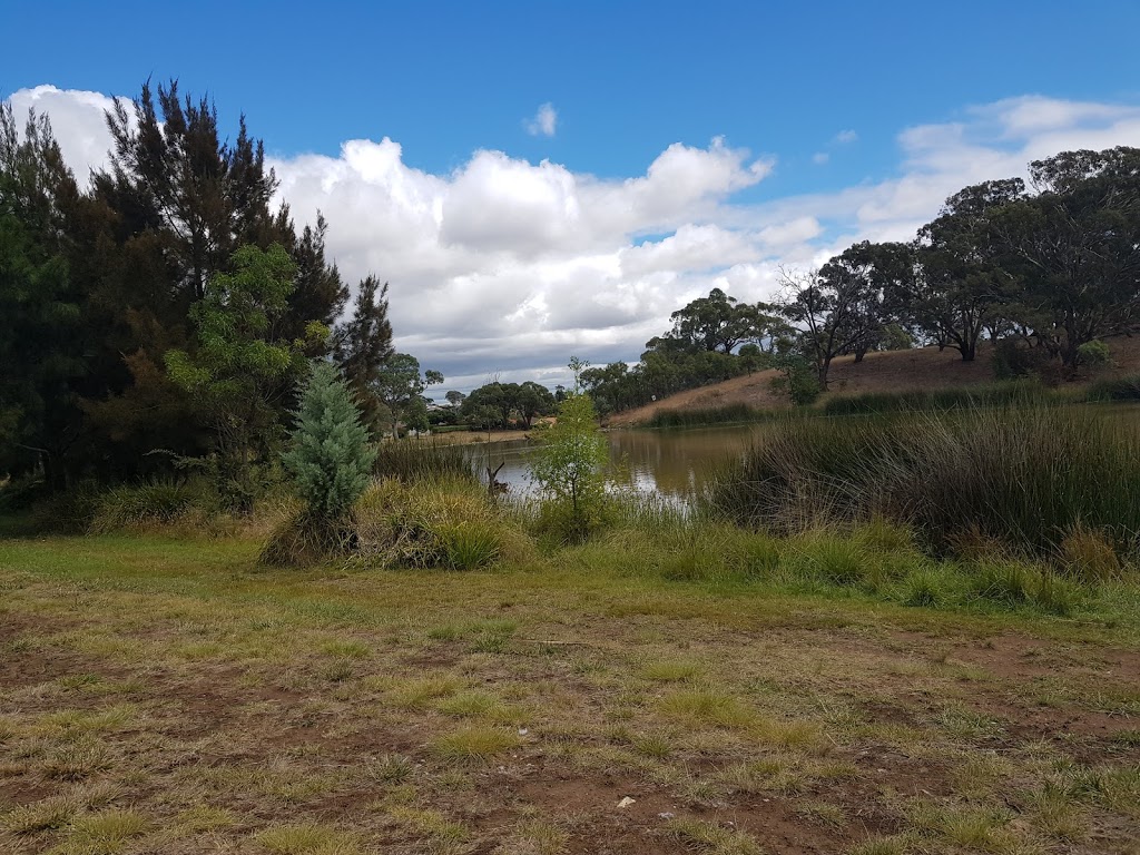 Amaroo Pond | Gungahlin ACT 2912, Australia