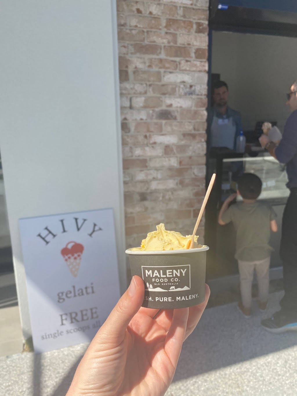 Hivy Gelati and Pizza | meal takeaway | 5 Wagtail Parkway, Fitzgibbon QLD 4018, Australia | 0480396681 OR +61 480 396 681