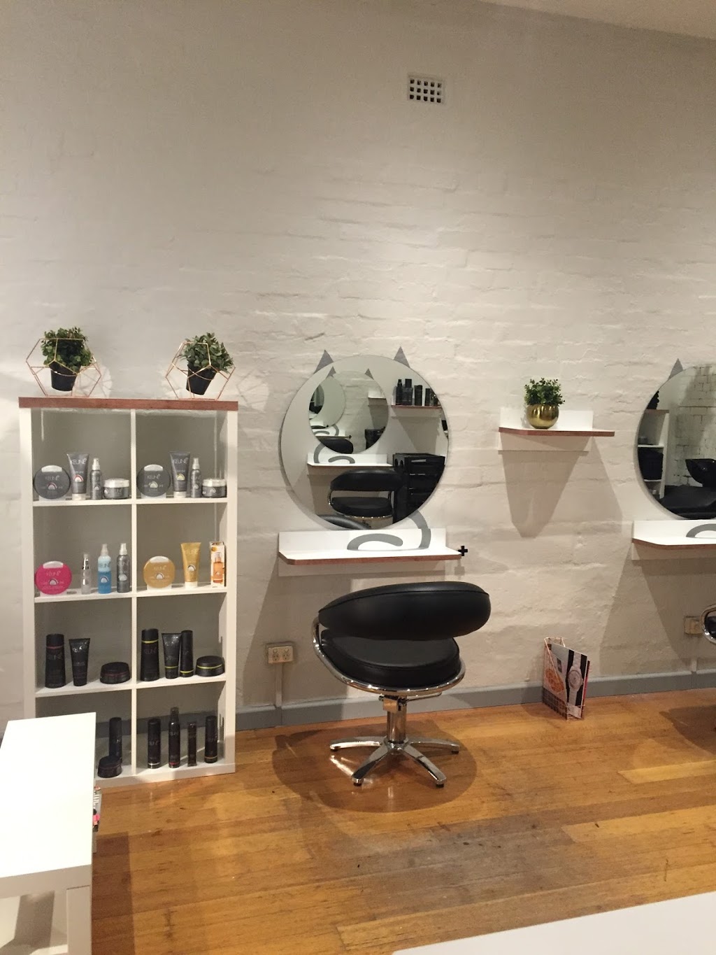 The Sharp Kat | hair care | 40 Mason St, Newport VIC 3015, Australia | 0390410859 OR +61 3 9041 0859