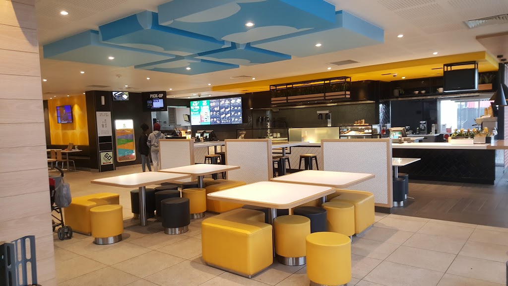 McDonalds Tarneit | cafe | 565 Derrimut Rd, Tarneit VIC 3029, Australia | 0397487240 OR +61 3 9748 7240