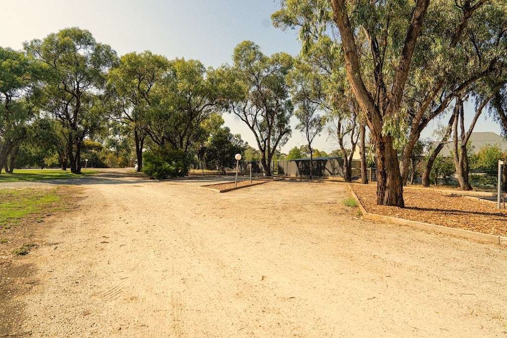cluBarham Golf Resort Caravan Sites | 6788 Moulamein Rd, Barham NSW 2732, Australia | Phone: (03) 5451 1800