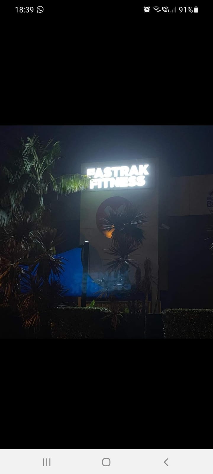 Fastrak Fitness | gym | 310 The Entrance Rd, Erina NSW 2250, Australia | 0243284884 OR +61 2 4328 4884