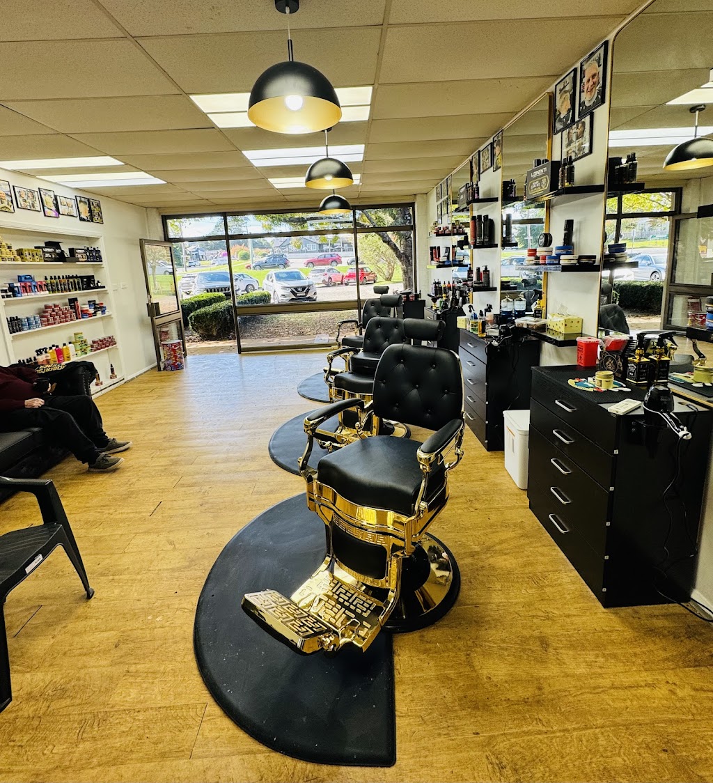 Robertson Barber | ‏Shop 3/79-81 Hoddle St, Robertson NSW 2577, Australia | Phone: 0411 897 772