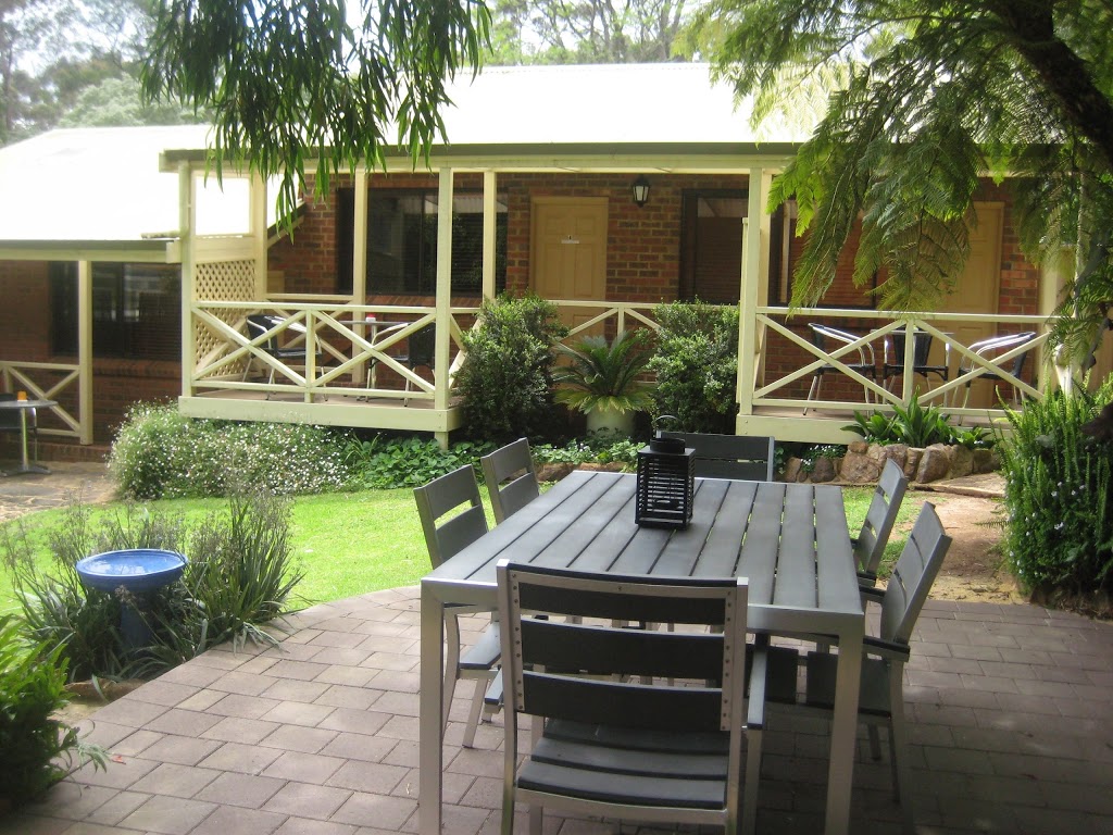 Edge Of The Forest Motel & Cottage | lodging | 25 Bussell Hwy, Margaret River WA 6285, Australia | 0897572351 OR +61 8 9757 2351