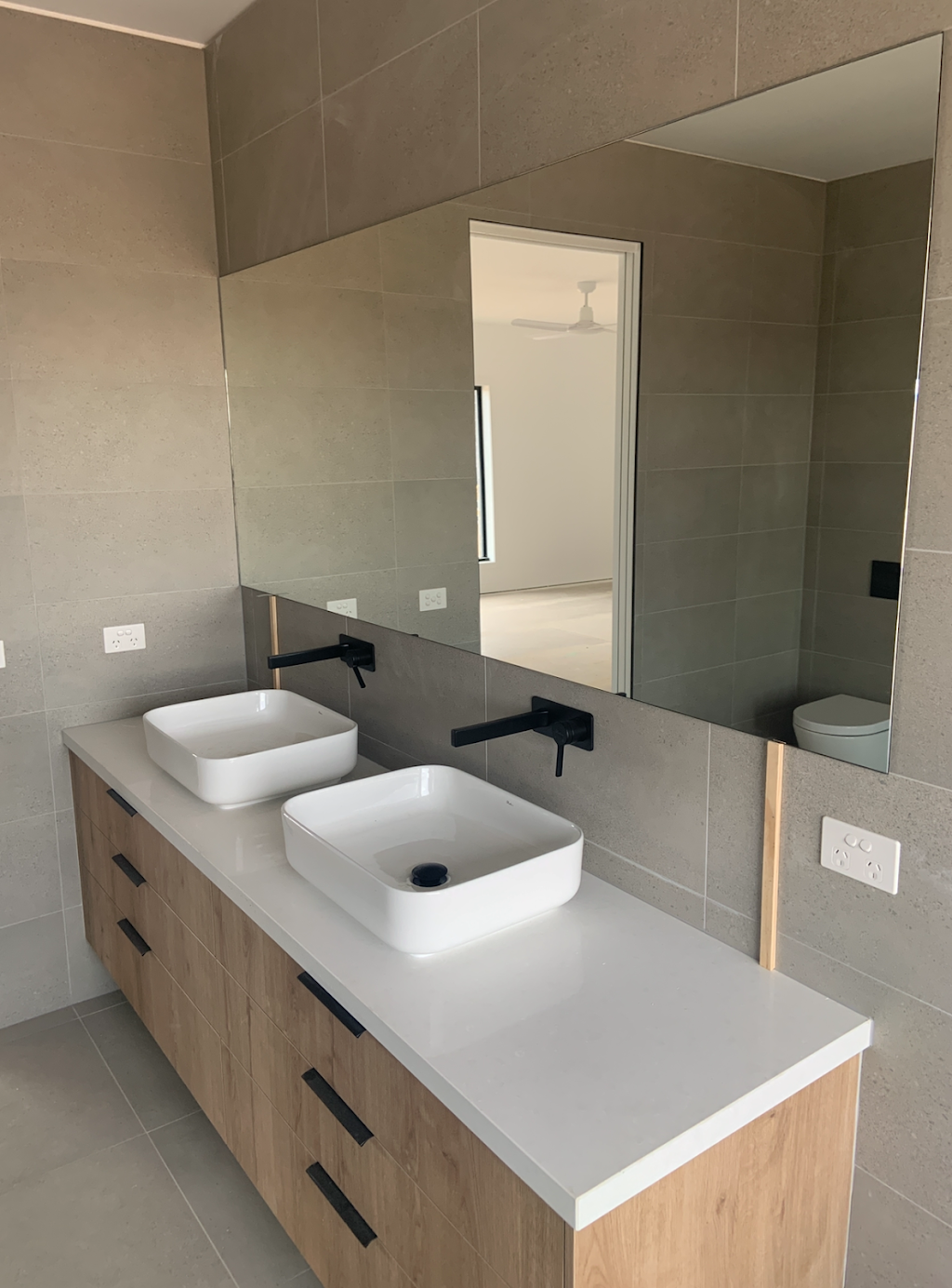 Moorabool Glass and Glazing | Unit 1/5 Kennedy Pl, Maddingley VIC 3340, Australia | Phone: 0419 885 198