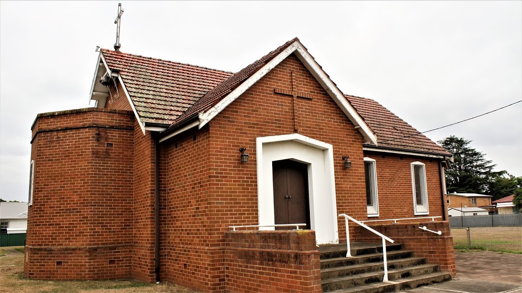 St Lukes Anglican Church | church | 2 Rawcliffe St, Singleton NSW 2330, Australia | 0265711414 OR +61 2 6571 1414