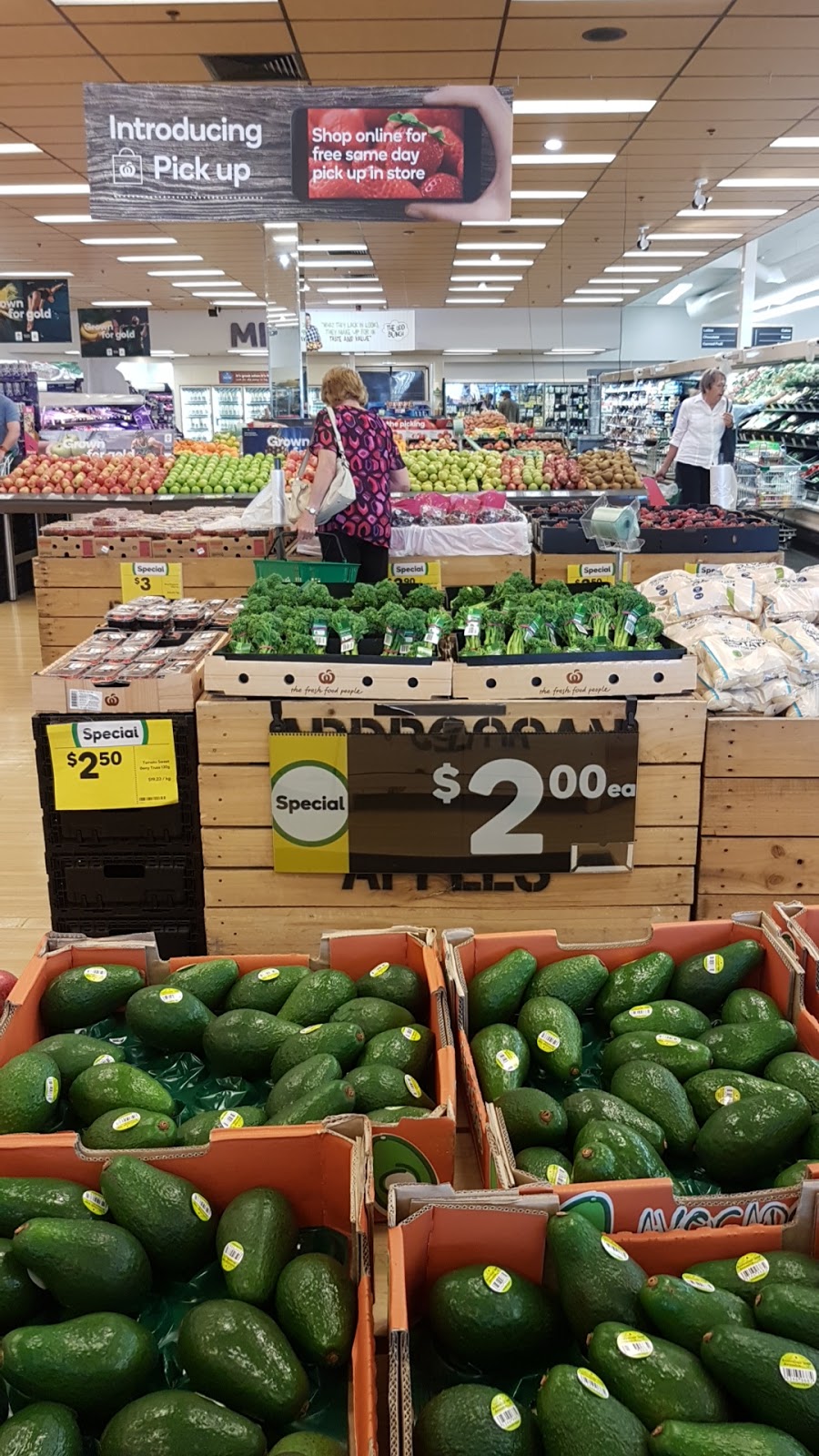 Woolworths | supermarket | 12-20 Vale St, Cooma NSW 2630, Australia | 0264555300 OR +61 2 6455 5300