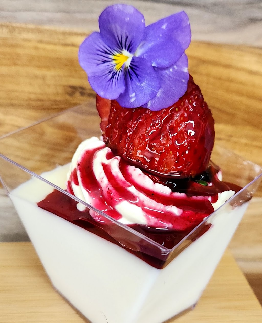Roses International Cuisine | 530 Devonshire Rd, Kemps Creek NSW 2178, Australia | Phone: 0423 830 071