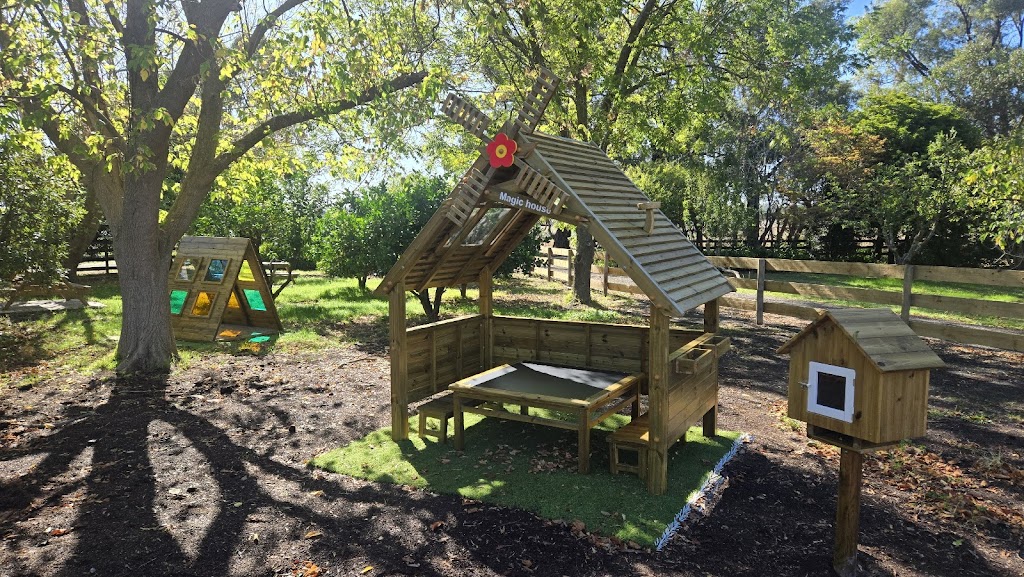 Little Sherwood Drouin Petting Zoo & Cottages | 315 Fisher Rd, Drouin West VIC 3818, Australia | Phone: 0411 498 990