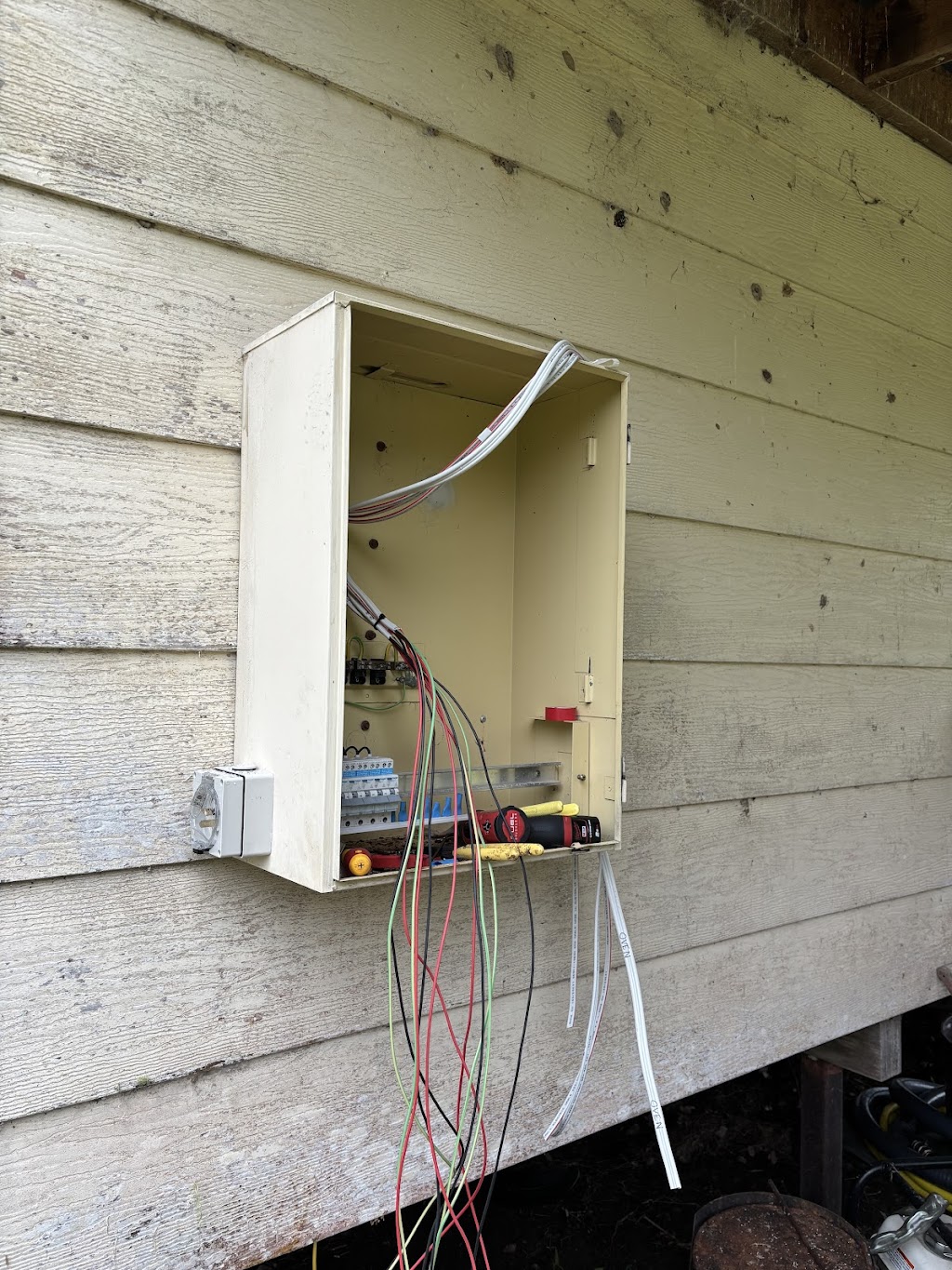 PI&D Electrical | 5 Ocean Ave, East Ballina NSW 2478, Australia | Phone: 0402 293 803