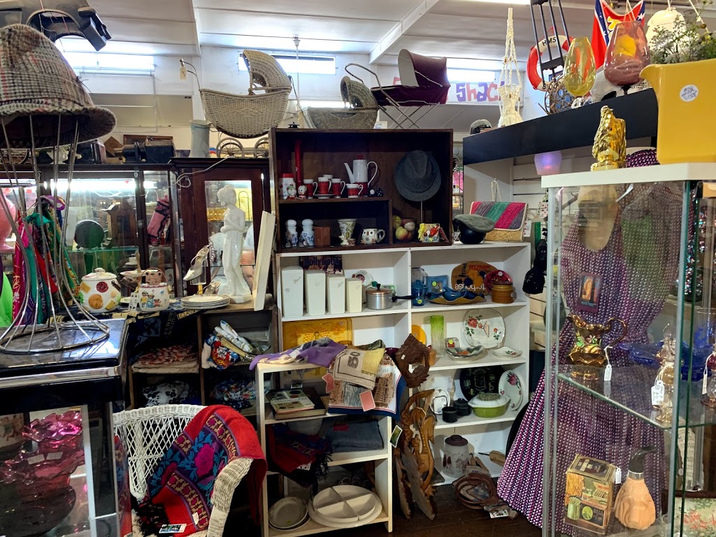 20th Century Antiques and Collectables | 33 McLean St, Coolangatta QLD 4225, Australia | Phone: (07) 5536 8848