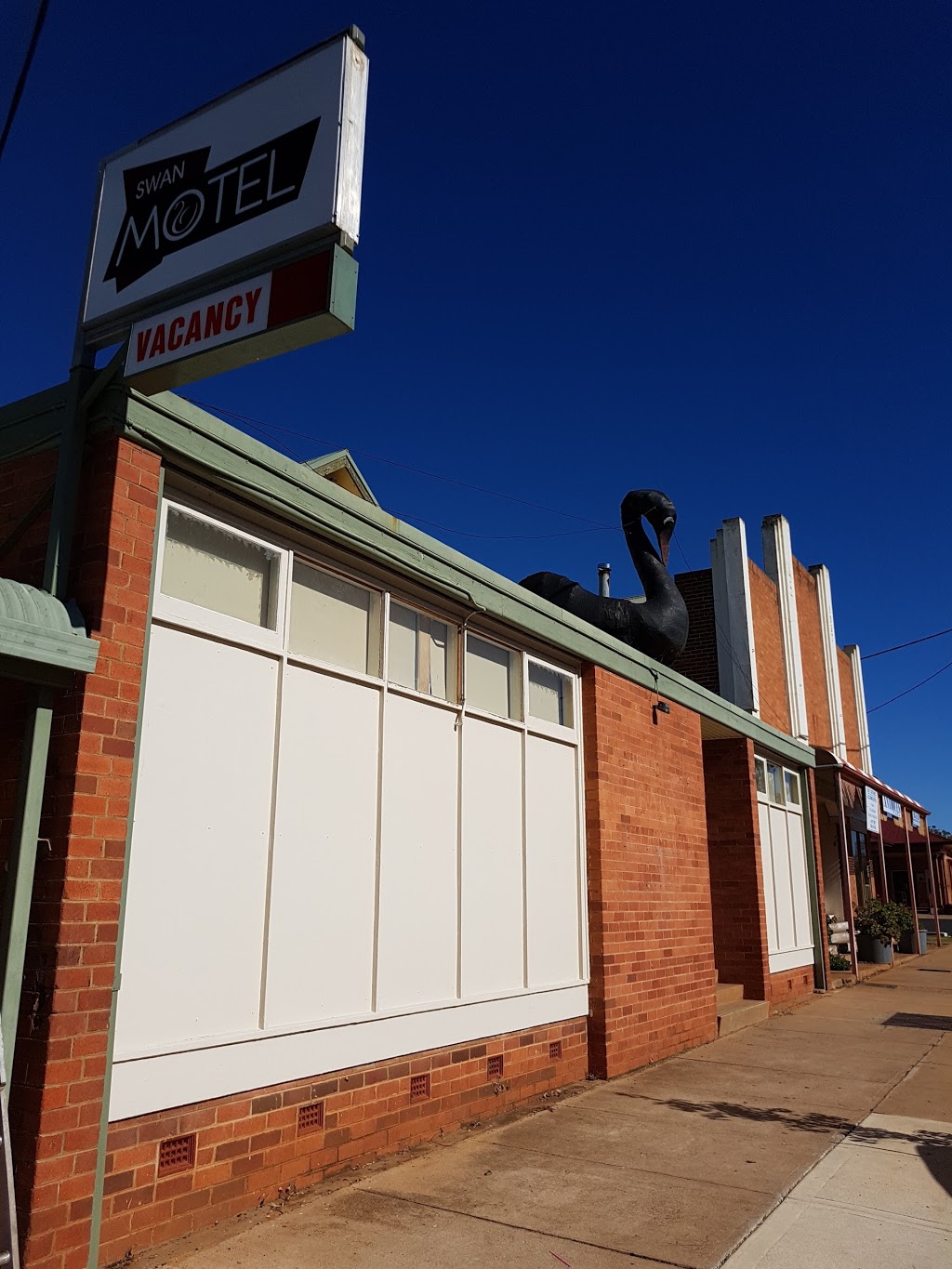 Dunedoo Swan Motel | 58 Bolaro St, Dunedoo NSW 2844, Australia | Phone: (02) 6375 1112