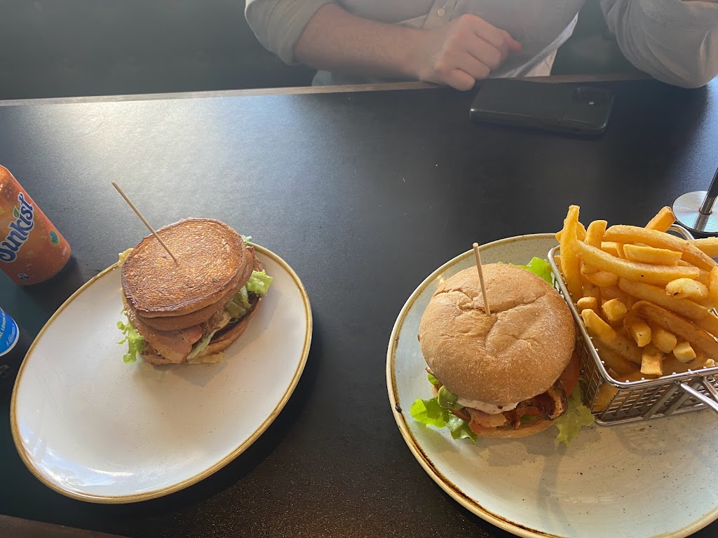 Burger Urge (Port Macquarie) | T12B, Marina Shopping Centre, 23/41 Park St, Port Macquarie NSW 2444, Australia | Phone: (02) 6583 3261