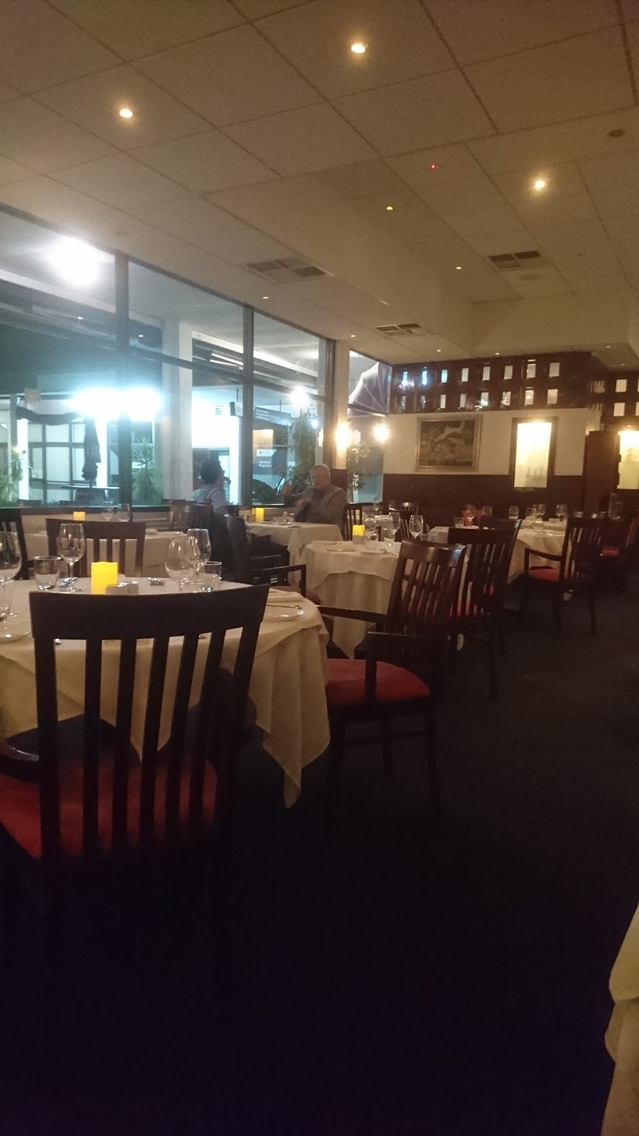 Basils Seafood Restaurant | restaurant | 3 Trafalgar Pl, Macquarie Park NSW 2122, Australia | 0298766617 OR +61 2 9876 6617