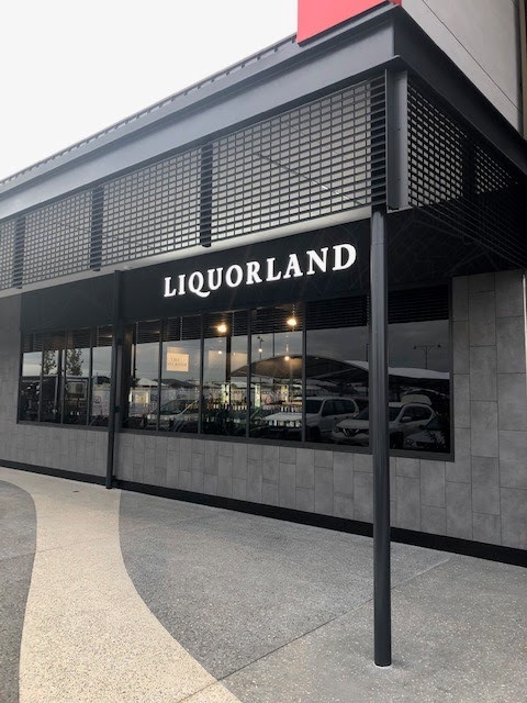 Liquorland Whiteman Edge | 100 Everglades Ave, Brabham WA 6055, Australia | Phone: (08) 6116 7180