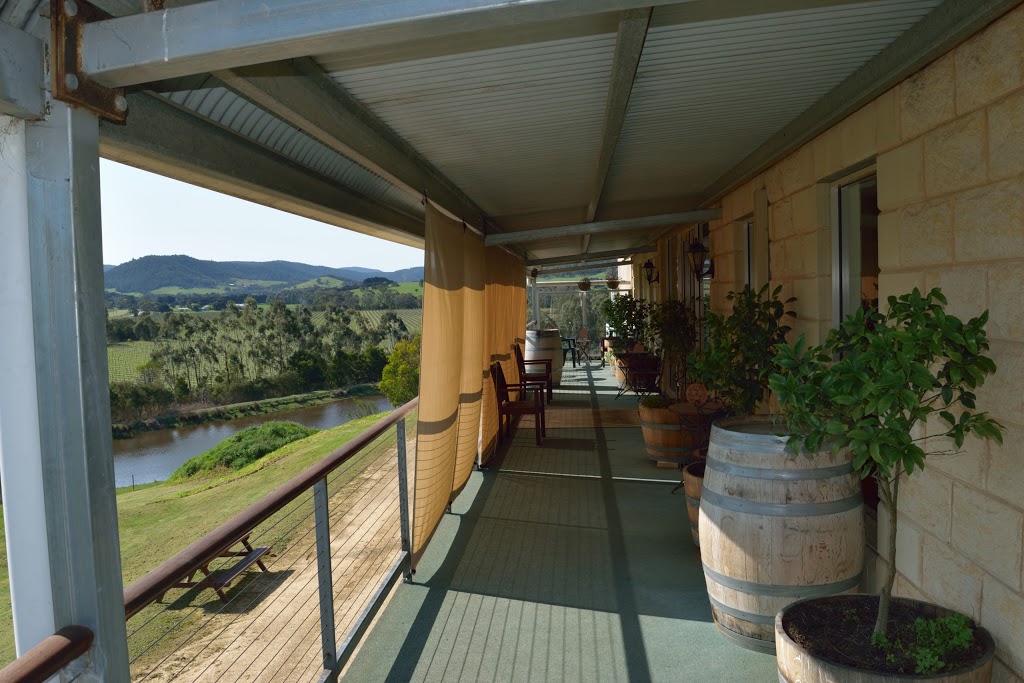 Dixons Creek Estate | 1620 Melba Hwy, Dixons Creek VIC 3775, Australia | Phone: (03) 5965 2553