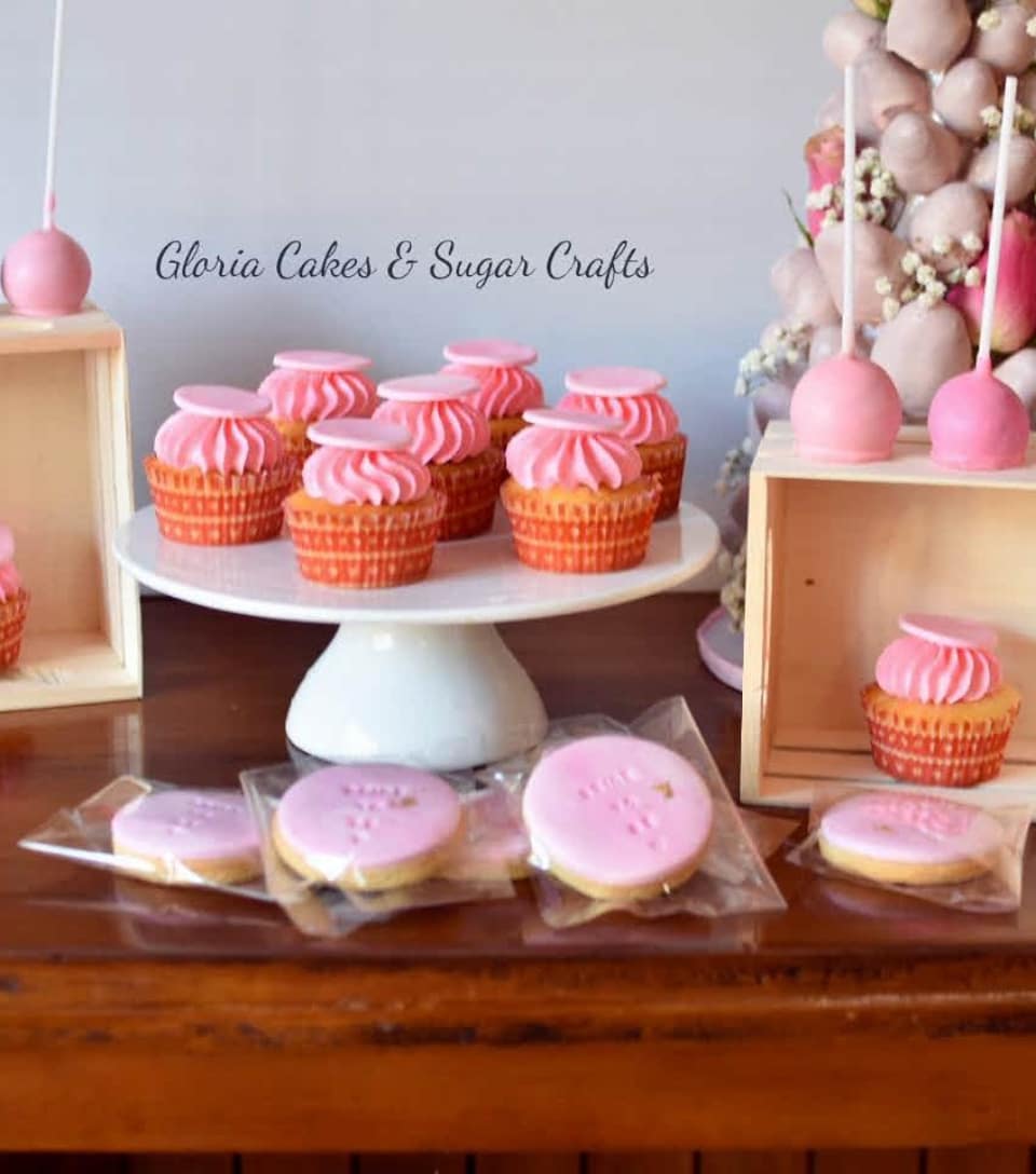 Gloria Cakes & Sugar Crafts | bakery | 17 Dozey Pl, Endeavour Hills VIC 3802, Australia | 0430862850 OR +61 430 862 850