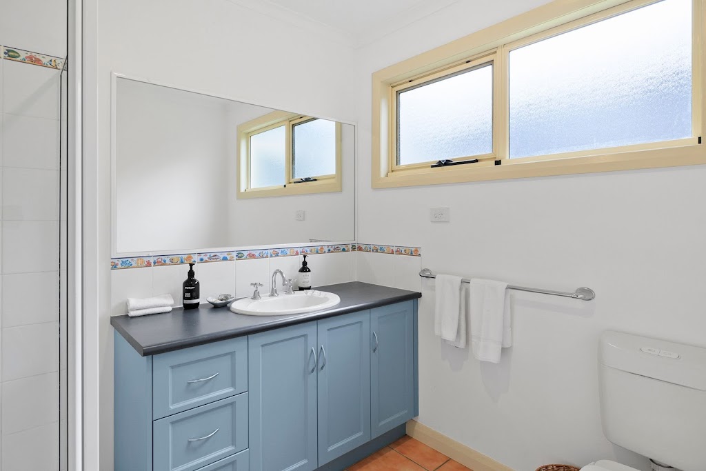 Richardson Retreat - Lorne Holiday Stays Pty Ltd | 48 Richardson Blvd, Lorne VIC 3232, Australia | Phone: 0497 226 952