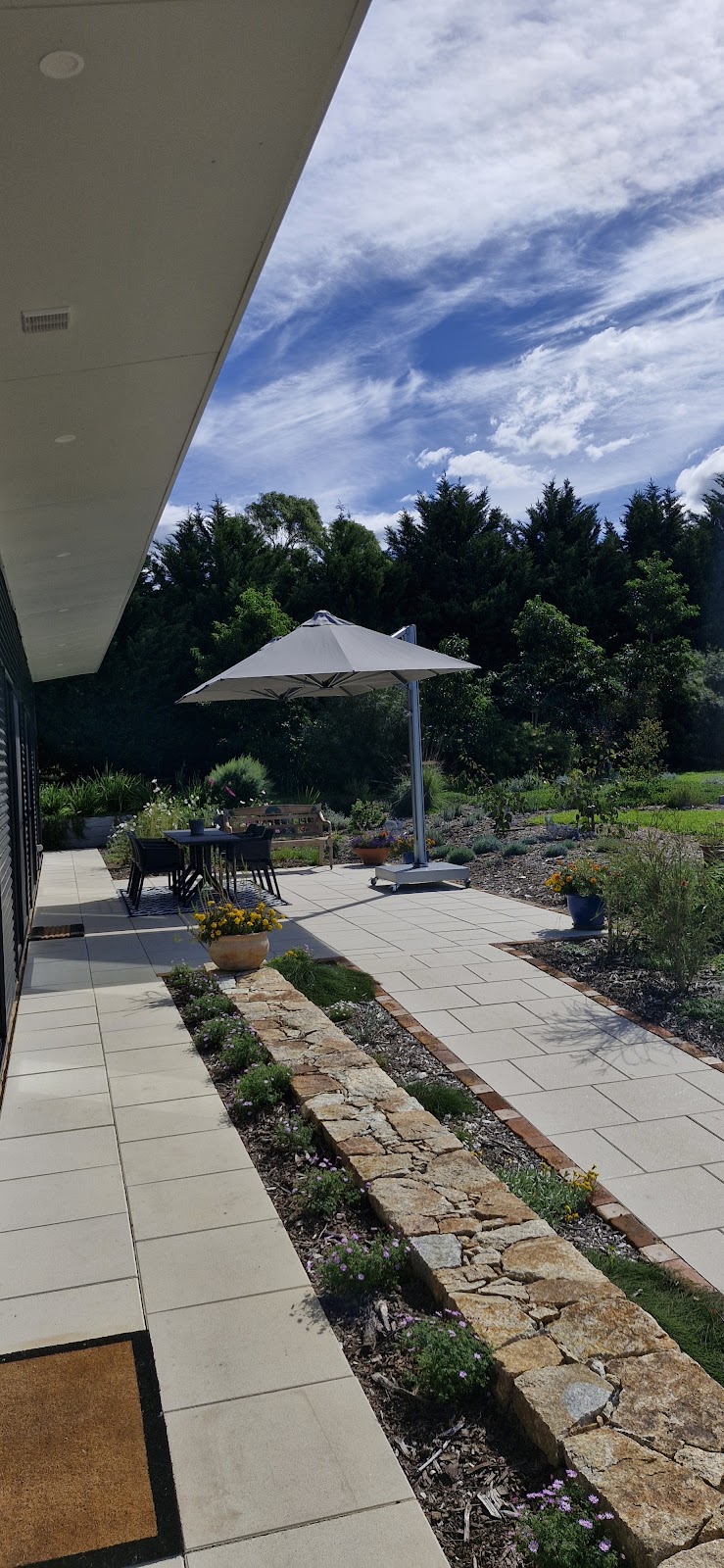 cape landscapes | 168 Kennedys Ln, Ewingsdale NSW 2481, Australia | Phone: 0472 595 688