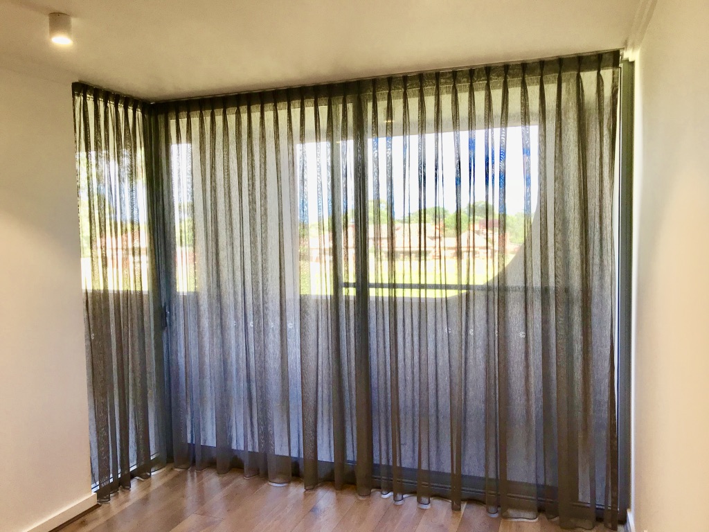 Family Curtains | 1 Impson Gardens, South Lake WA 6164, Australia | Phone: 0437 986 688
