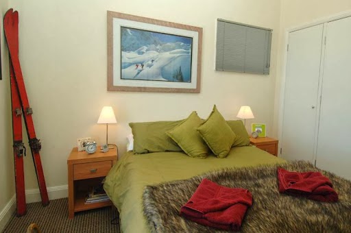 Snowmass Apartments AMS Mt Buller | 26 The Ave, Mt Buller VIC 3723, Australia | Phone: 1300 787 270