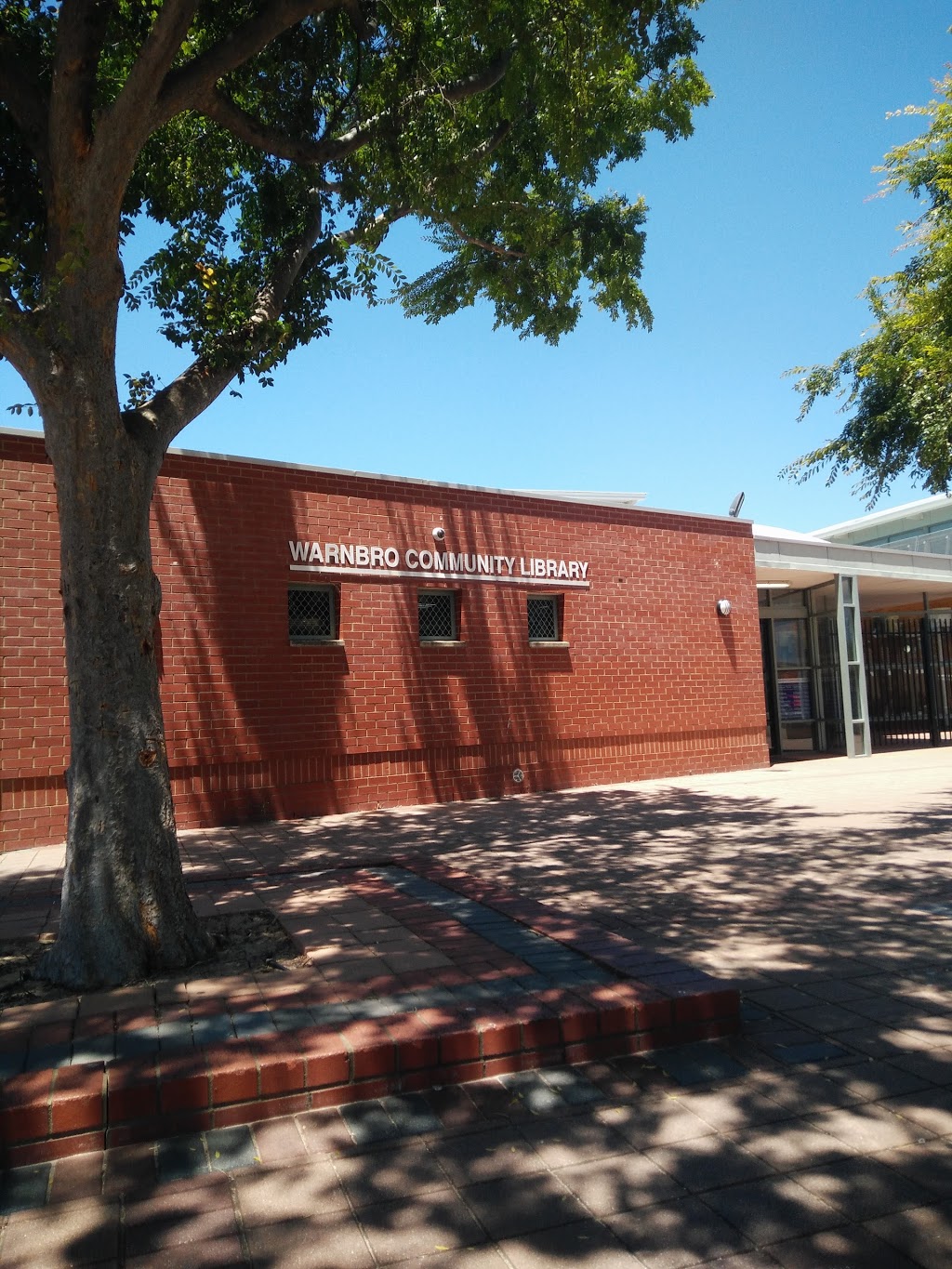 Warnbro Community Library | library | 2 Swallowtail Parade, Warnbro WA 6169, Australia | 0895288585 OR +61 8 9528 8585