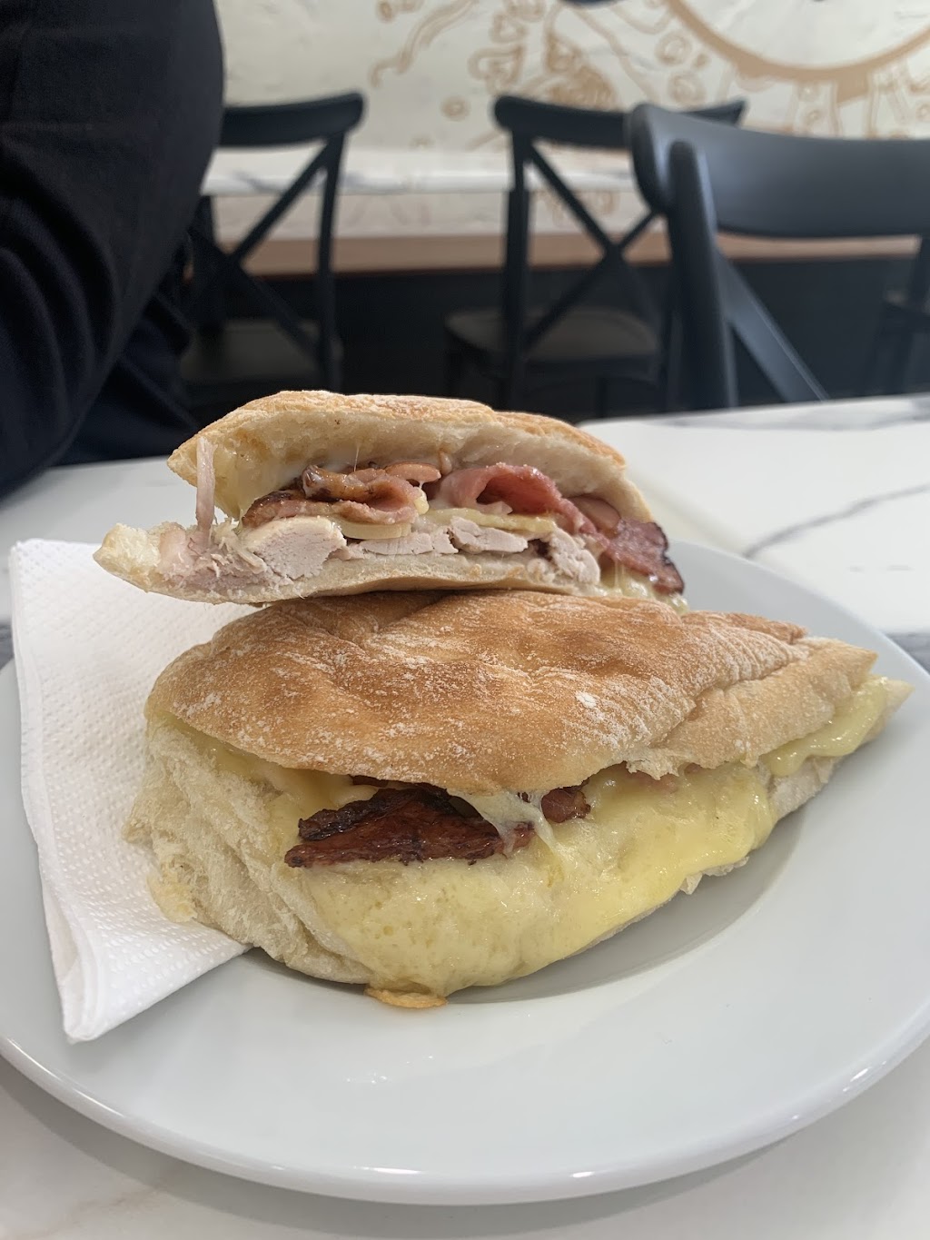 Central Beans Cafe | 1 Technology Pl, Williamtown NSW 2318, Australia | Phone: (02) 4989 5191